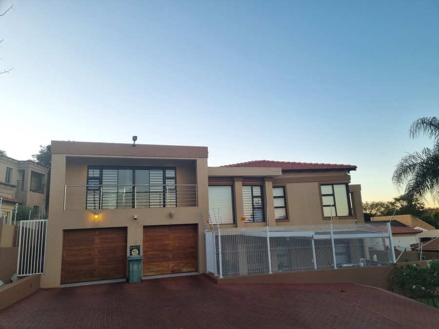 5 Bedroom Property for Sale in Safari Gardens North West